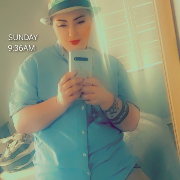 Meet your Posher, Amanda - Picture 3 of 6